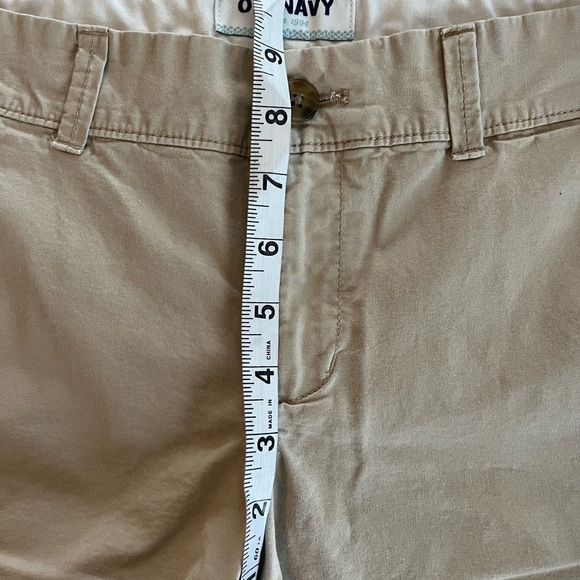 Old Navy Black Khaki Everyday Shorts, cotton & spandex blend, Women’s size 4 - Picture 8 of 9